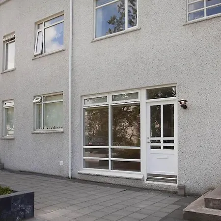 Cozy One Bedroom Close To Center * Reykjavik